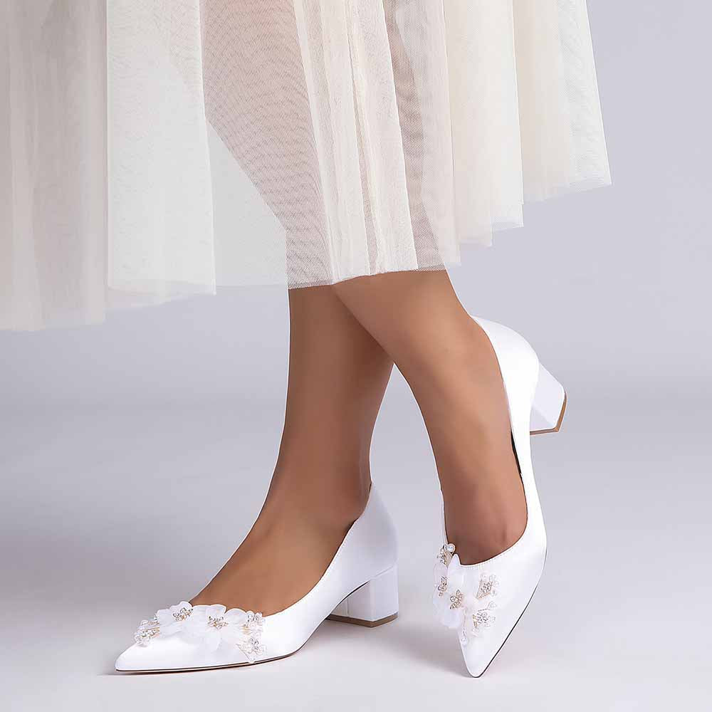 Chunky Heel Prom Heels Closed Toe Dress Heels Flower Appliques Bride Shoes